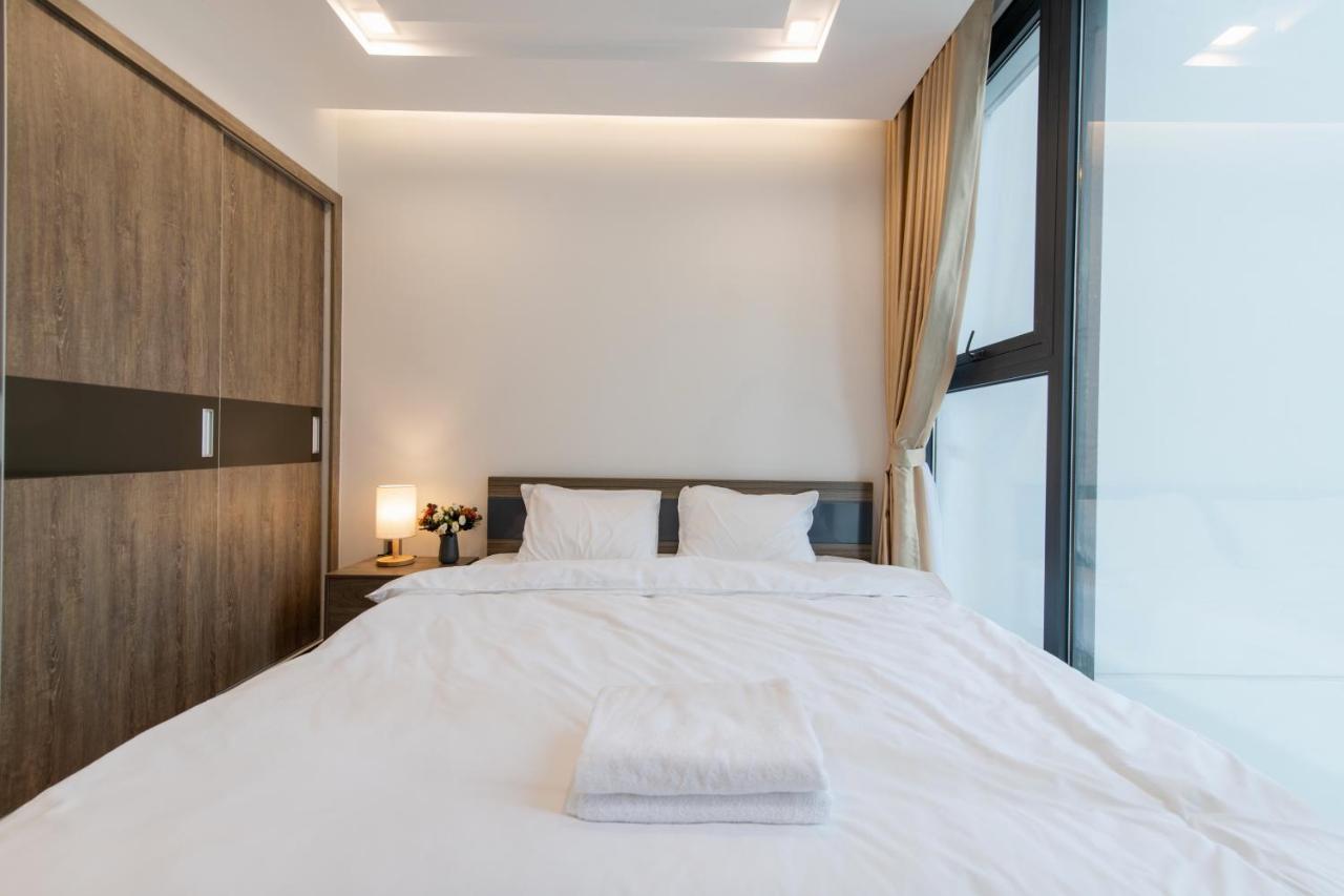 Hi-Home Suites - Vinhomes Metropolis Ханой Екстер'єр фото