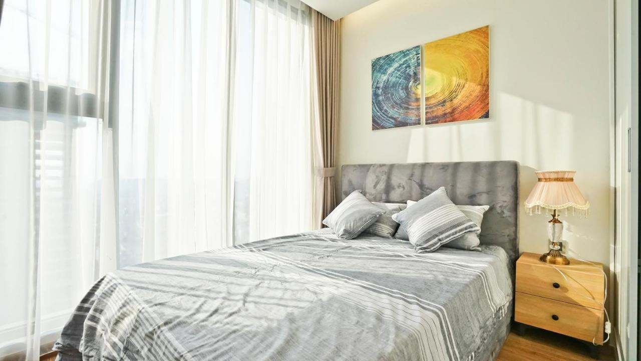 Hi-Home Suites - Vinhomes Metropolis Ханой Екстер'єр фото